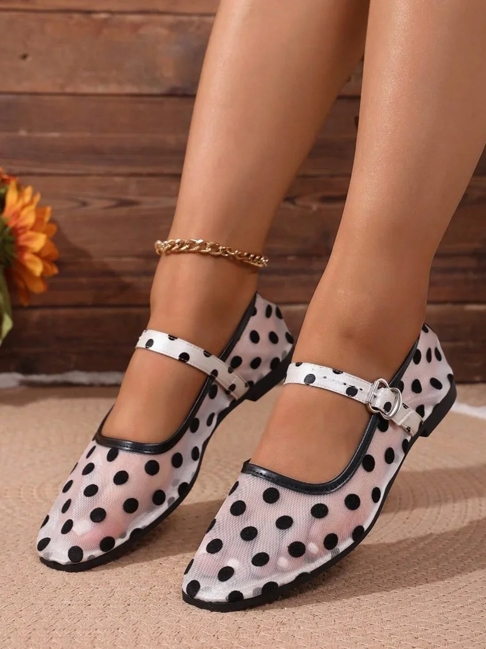 Black And White Vacation Women's French Lace Mesh Flat Shoes